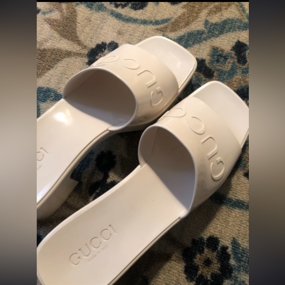Gucci chunky rubber GG logo sandals